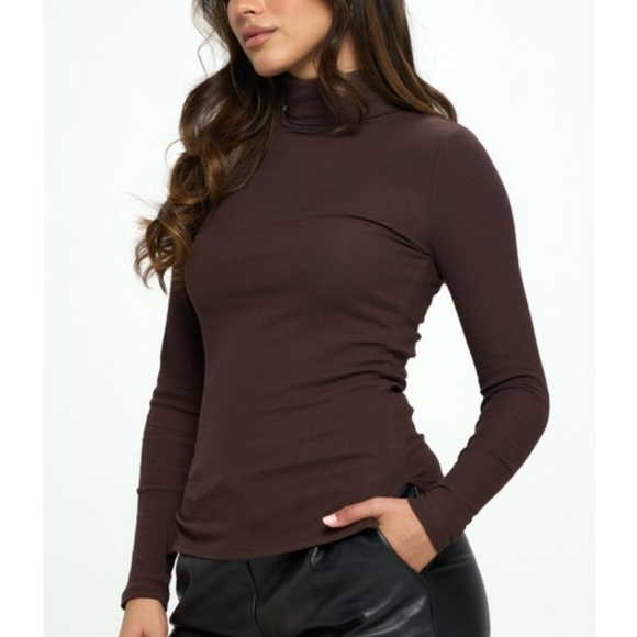 Essential Ribbed Long Sleeve  Turtleneck Top- Brown 🤎 - Picture 2 of 7